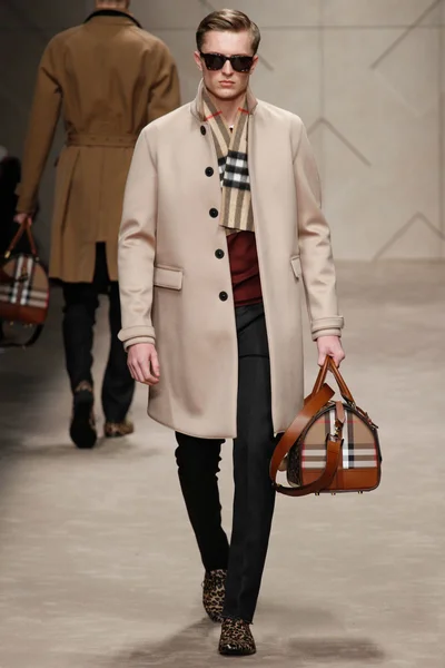 Look 11
